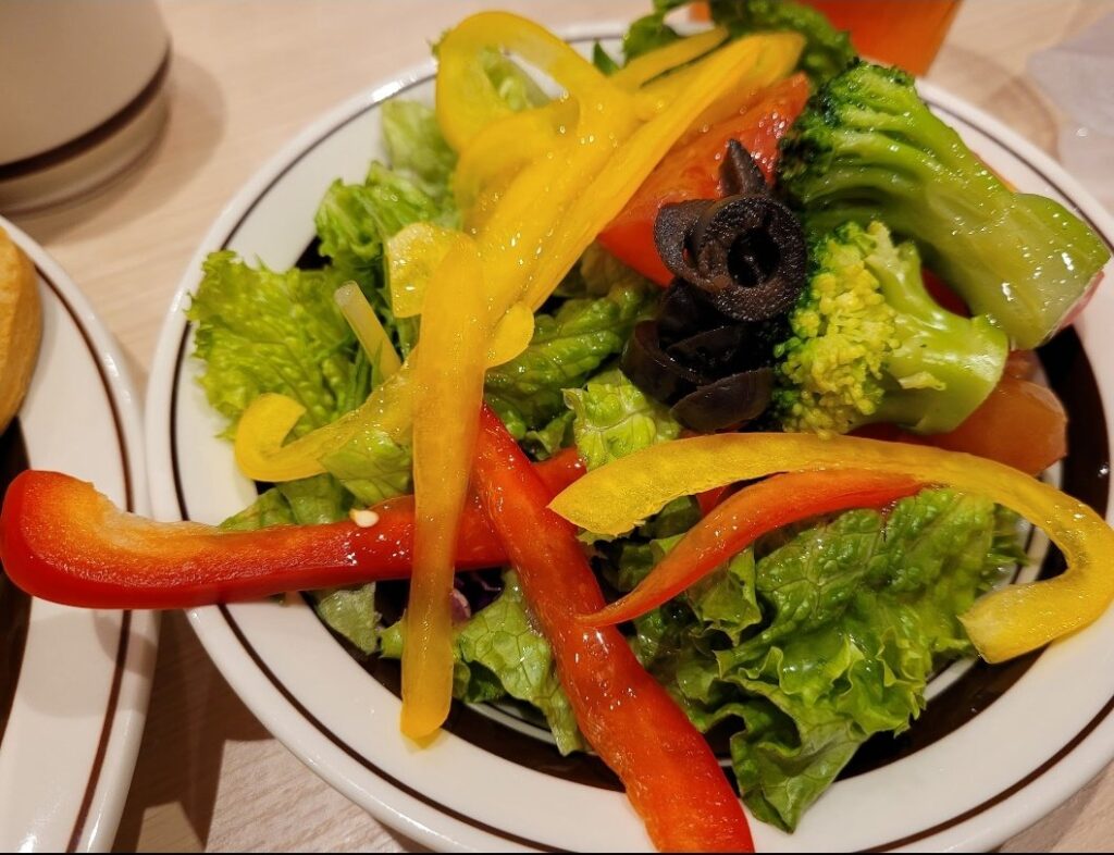 ケンタッキー食べ放題サラダの画像