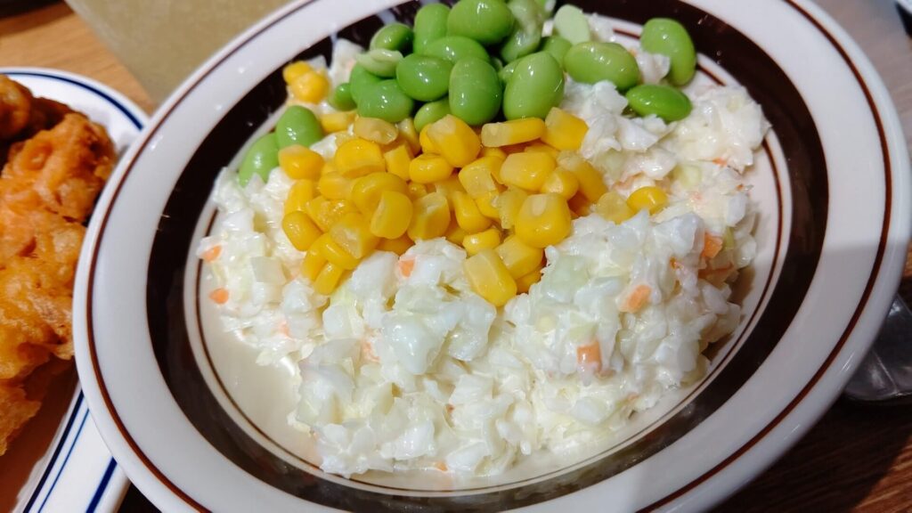 ケンタッキー食べ放題のサラダ